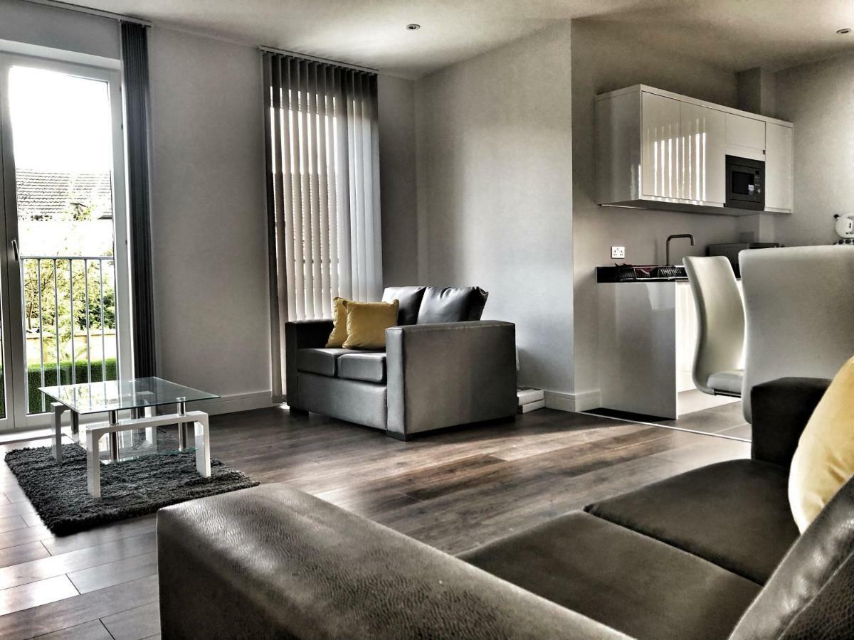 Luxury 2 Bed 2 Bath Apartment 18 Mins From Central London - Sleeps 6 Watford  Esterno foto