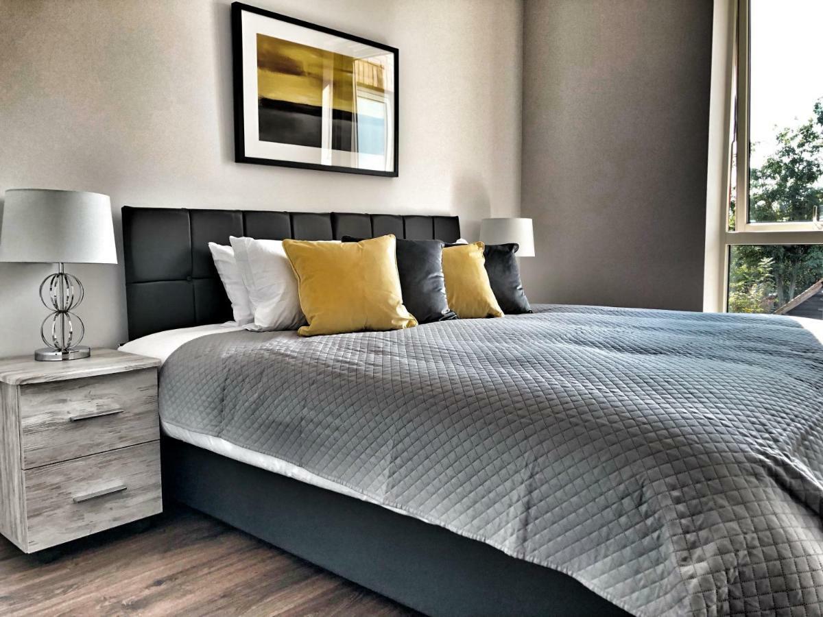 Luxury 2 Bed 2 Bath Apartment 18 Mins From Central London - Sleeps 6 Watford  Esterno foto